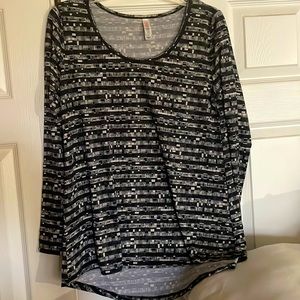 *3 for $25 ~ Lynne LuLaRoe long sleeve top